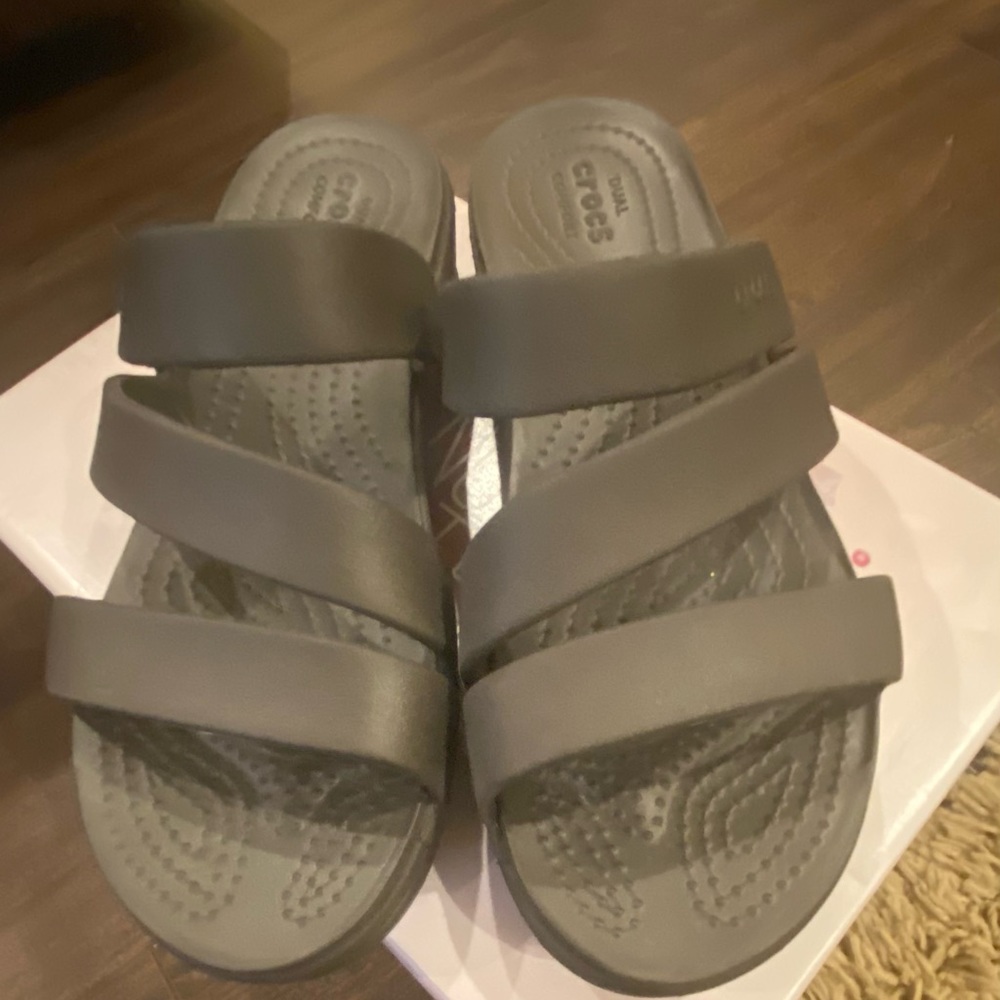 Croc wedge sandal